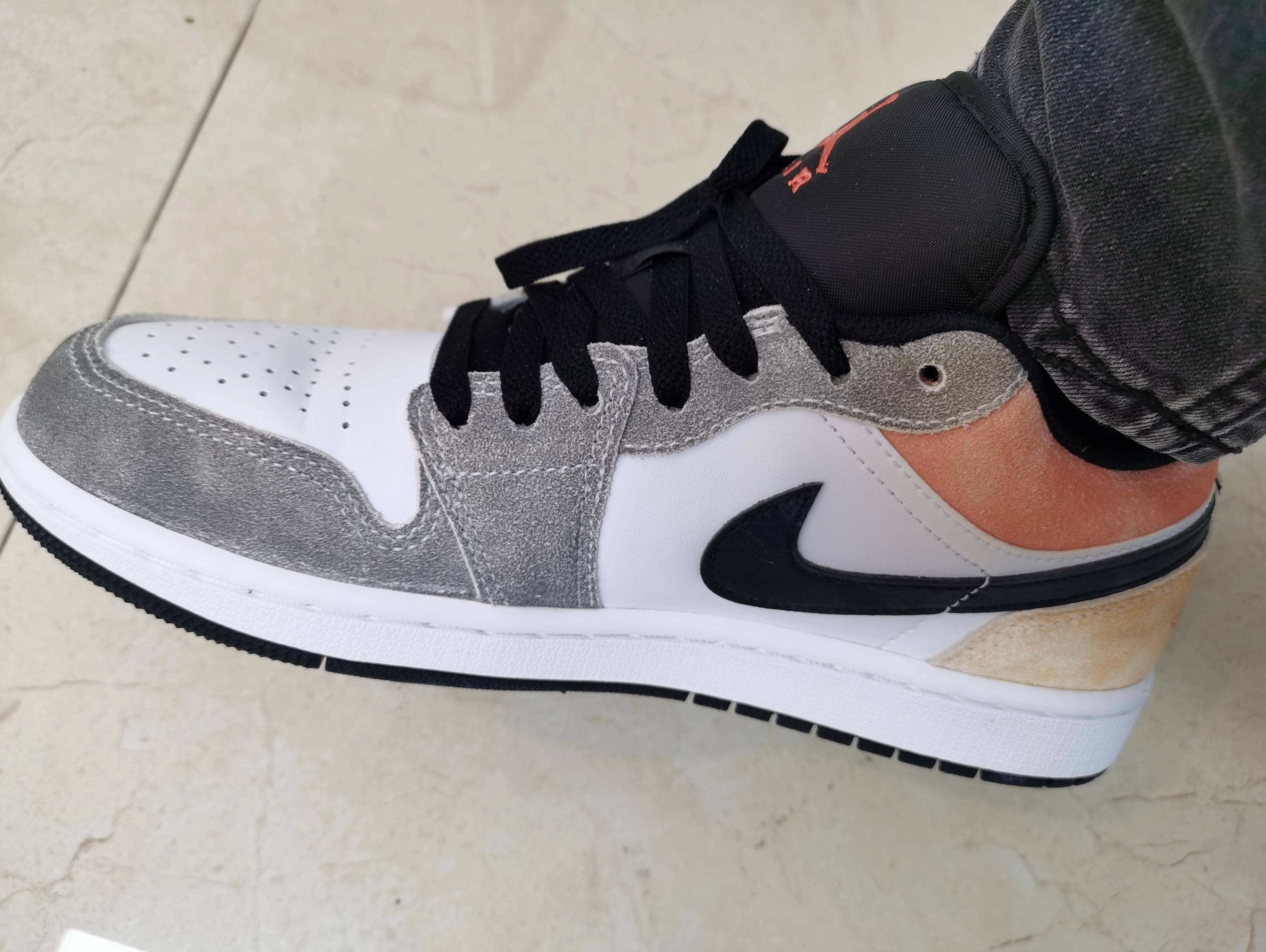 XH Travis Scott x Air Jordan 1 Low SE 'Flight Club' review Ian 05