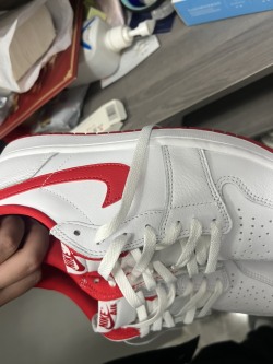 XH Air Jordan 1 Low OG "Metallic Red" review Isabelle 01