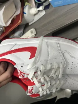 XH Air Jordan 1 Low OG "Metallic Red" review Isabelle 01