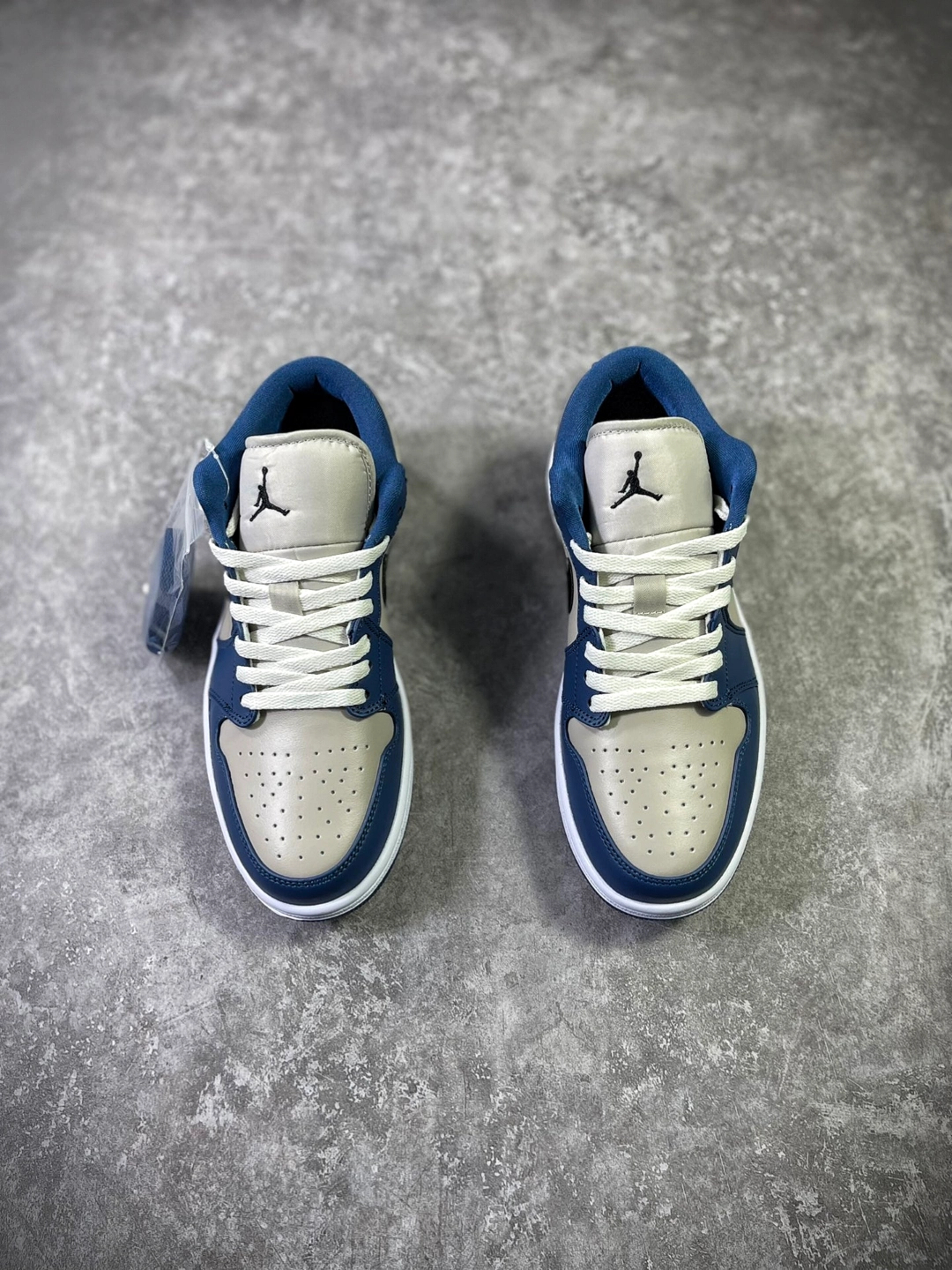 XH Air Jordan 1 Low "Georgetown" review Ethan 01