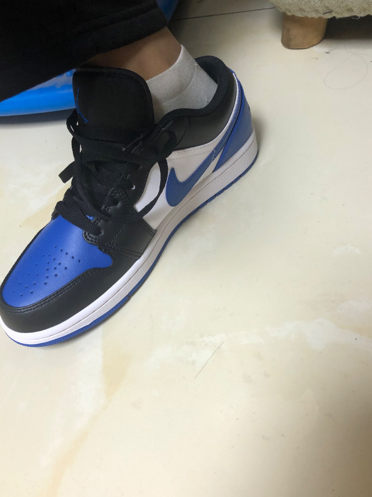 XH Air Jordan 1 Low "Royal Toe" 2023 Shoes review Lucas 02