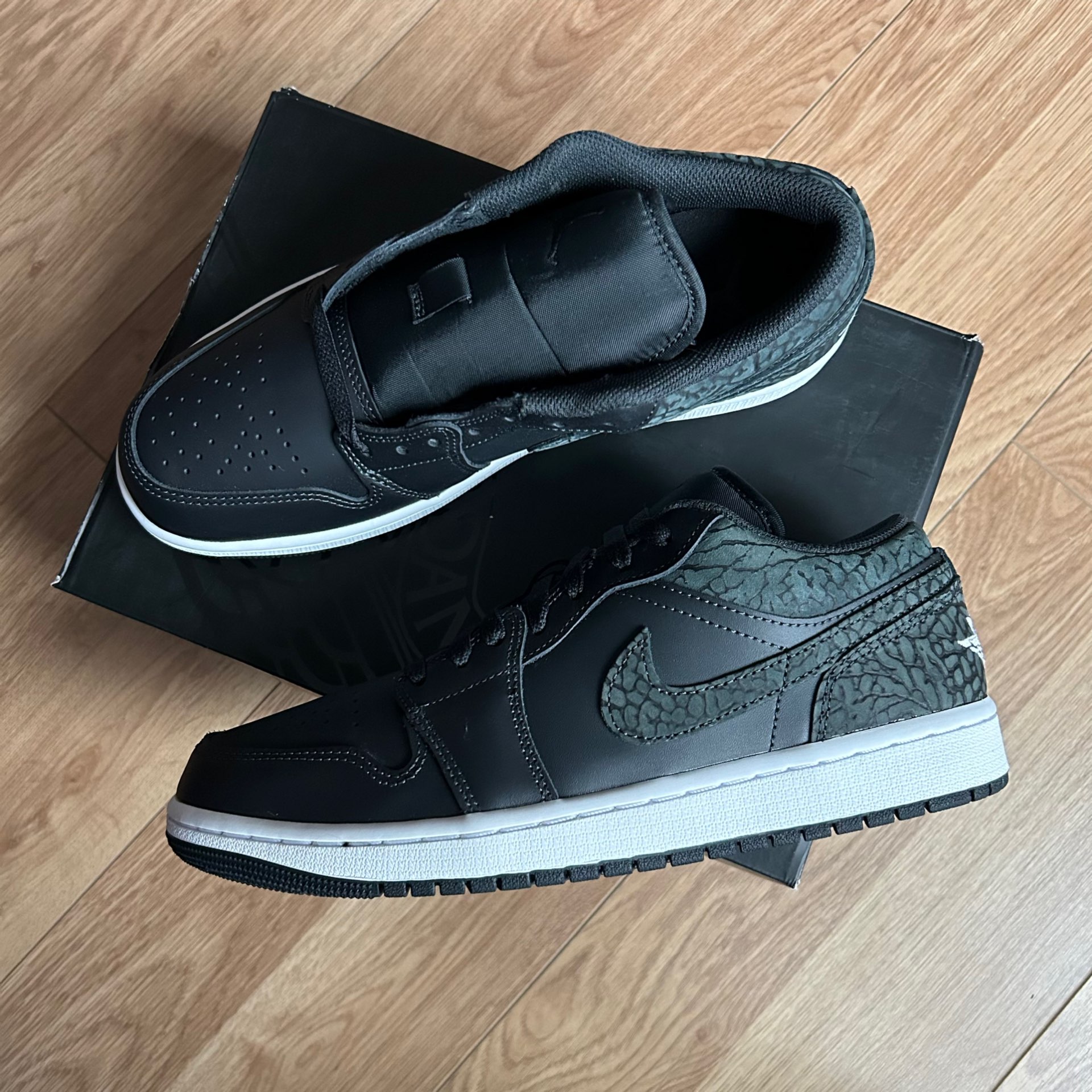 XH Air Jordan 1 Low "Black Elephant" review Amelia 01