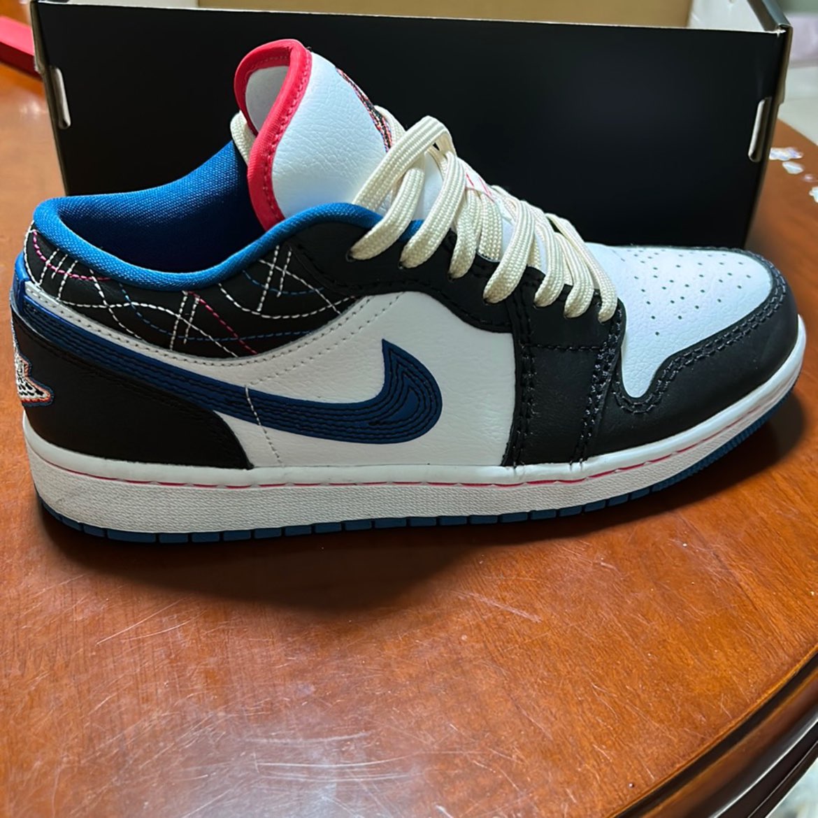 XH Air Jordan 1 Low SE "Black/Industrial Blue" review James 01