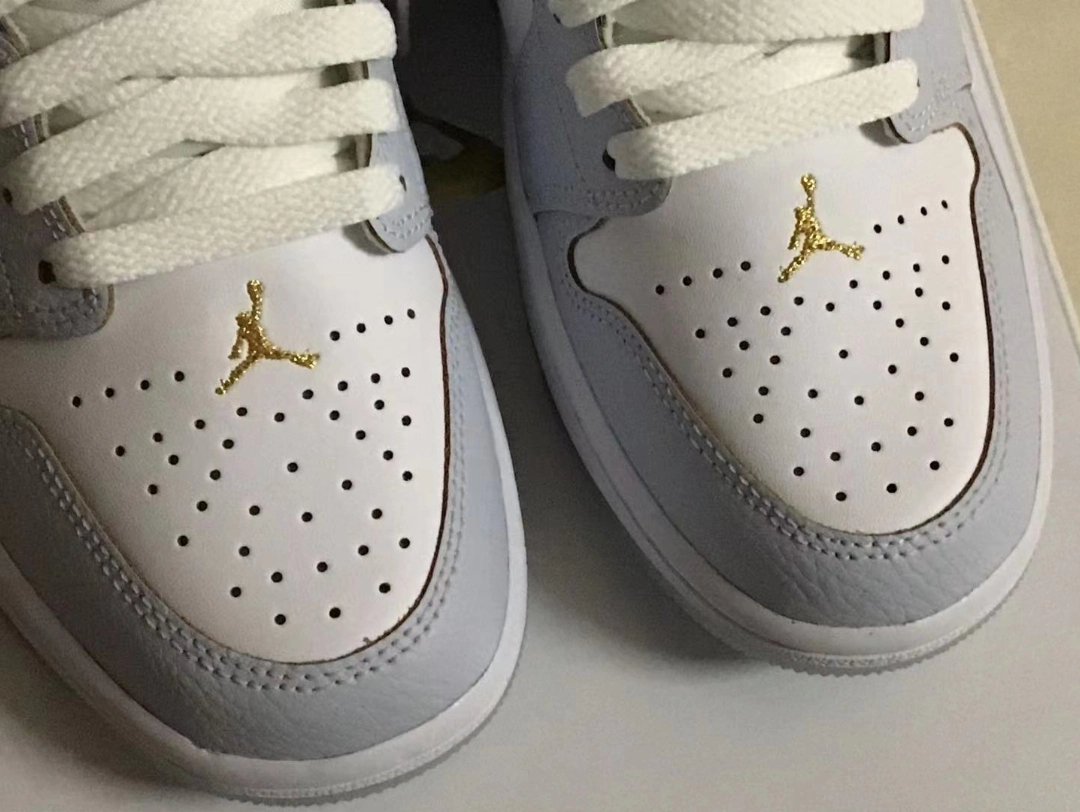 XH Nike Wmns Air Jordan 1 Low SE “Emerald Rise” review Ella 02