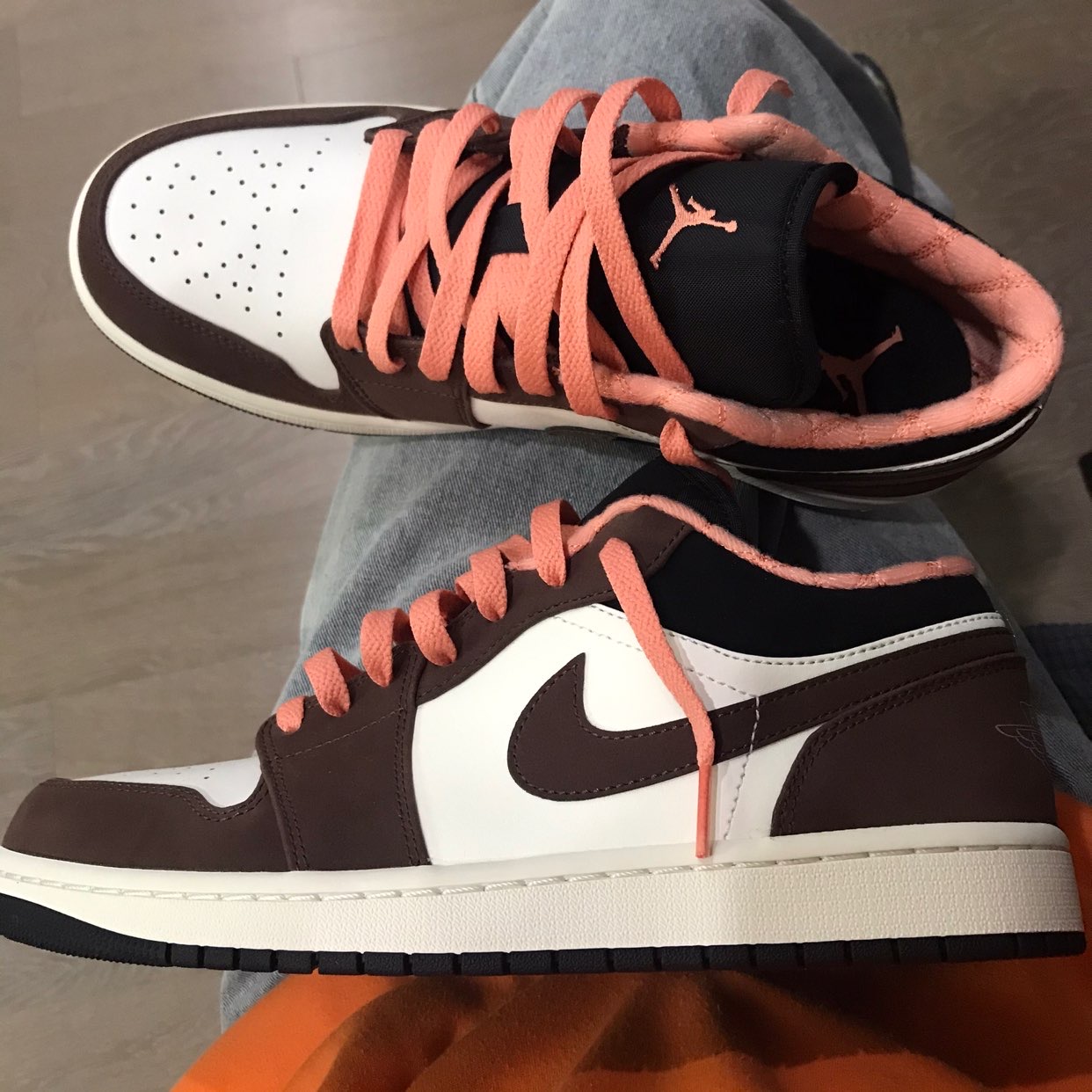XH Air Jordan 1 Low Mocha review Paisley 01
