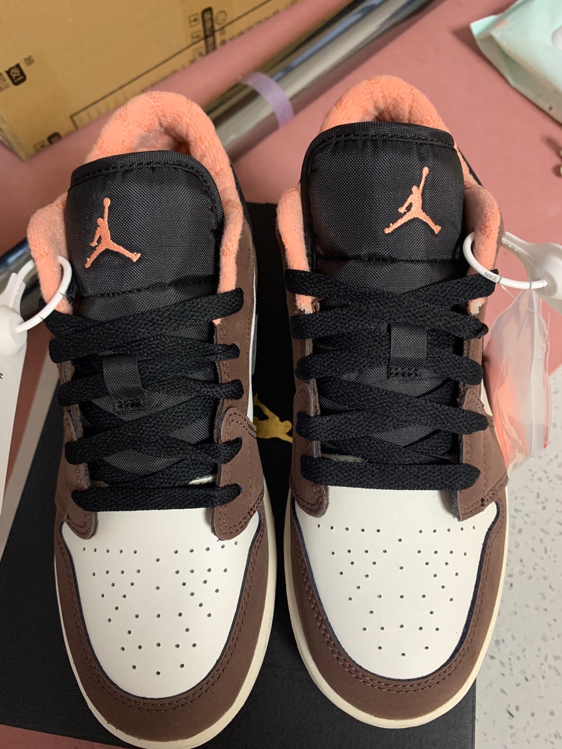 XH Air Jordan 1 Low Mocha review Luke 04