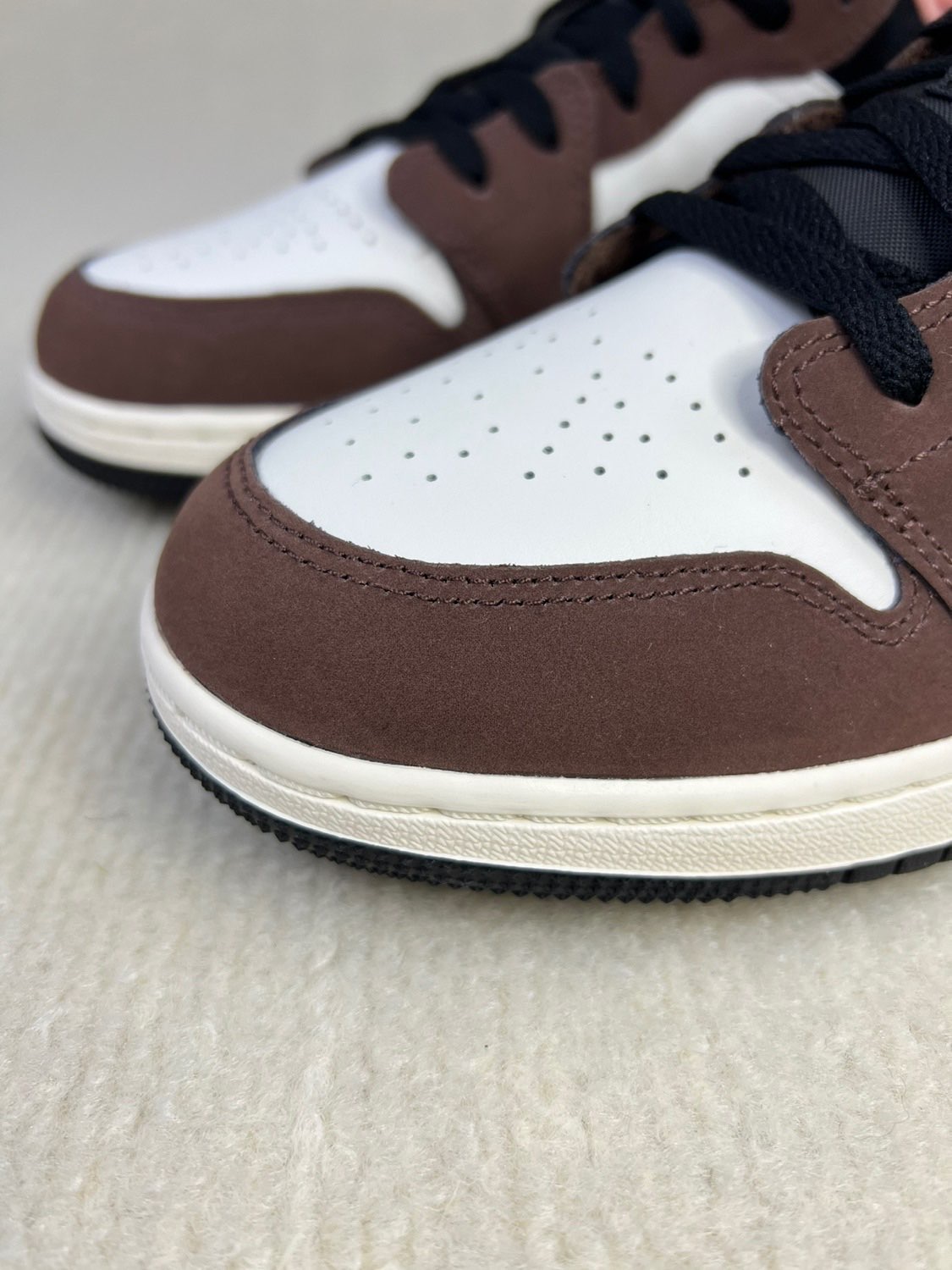 XH Air Jordan 1 Low Mocha review Scarlett 03