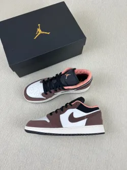 XH Air Jordan 1 Low Mocha review Scarlett 01