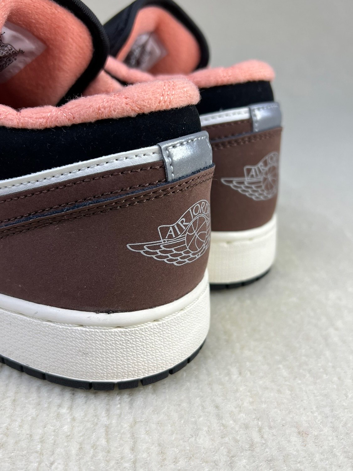 XH Air Jordan 1 Low Mocha review Scarlett 02