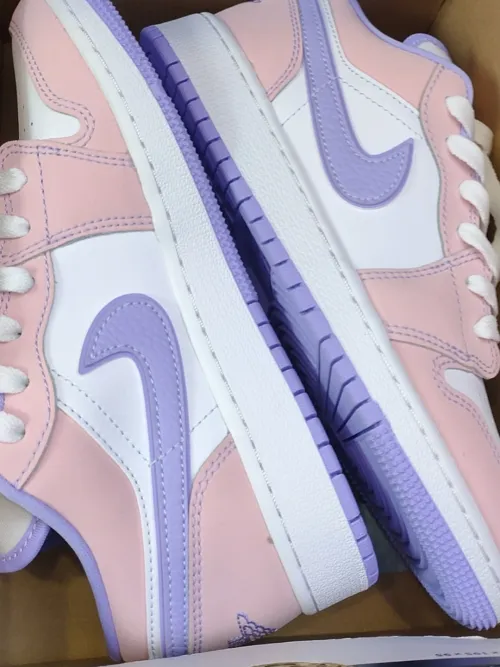 XH Air Jordan 1 Low SE Arctic Punch review 