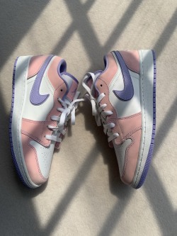 XH Air Jordan 1 Low SE Arctic Punch review Gabriella 01