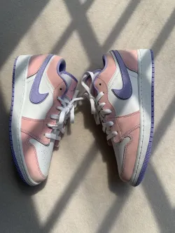 XH Air Jordan 1 Low SE Arctic Punch review Gabriella 01