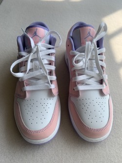 XH Air Jordan 1 Low SE Arctic Punch review Gabriella 02