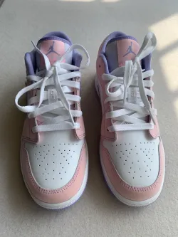 XH Air Jordan 1 Low SE Arctic Punch review Gabriella 02