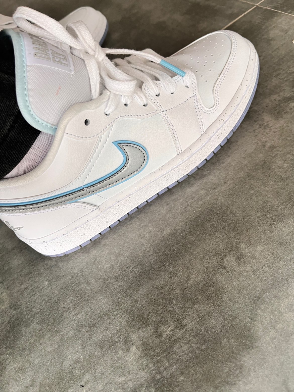 XH Air Jordan 1 Low “Dare To Fly” review Faith 02