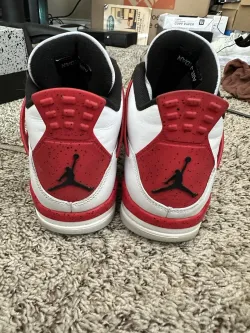 XP Batch  Air Jordan 4 Fire Red review Ines Bermudez 02