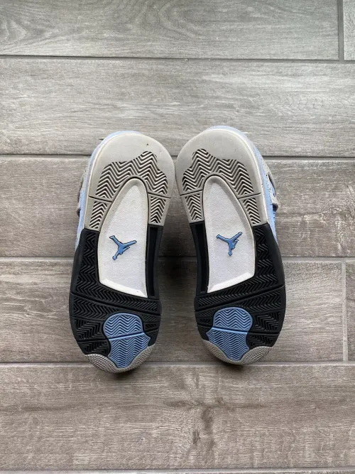 PB Batch Air Jordan 4 SE University Blue review 