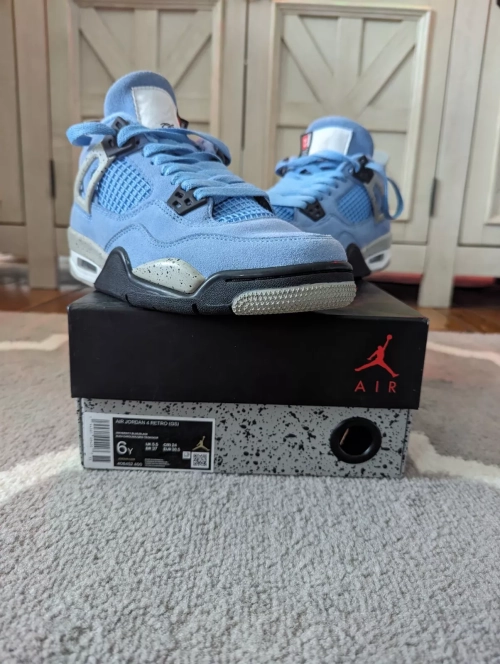 PB Batch Air Jordan 4 SE University Blue review 
