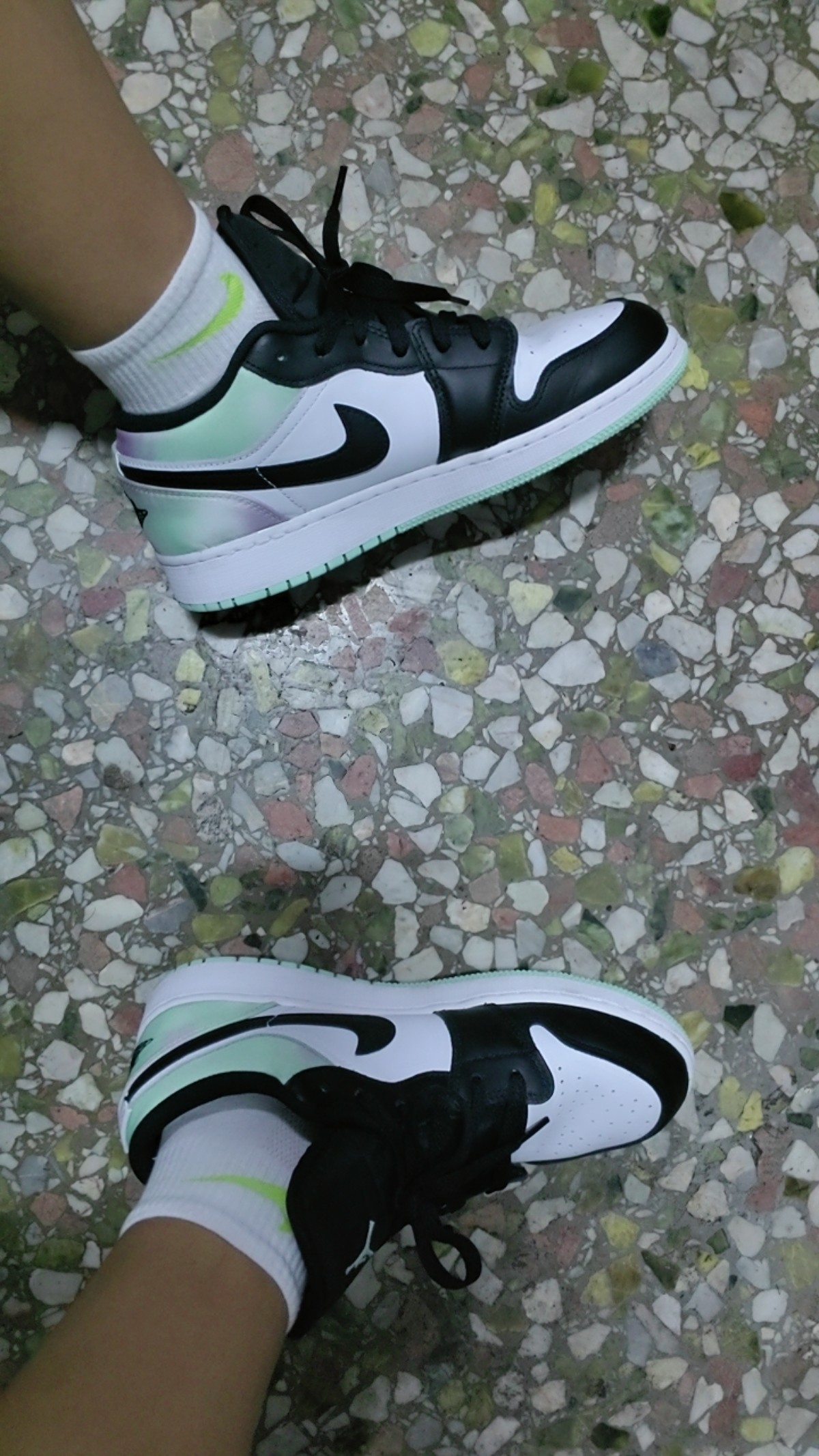 XH Air Jordan 1 Low SE Tie Dye review Levi
