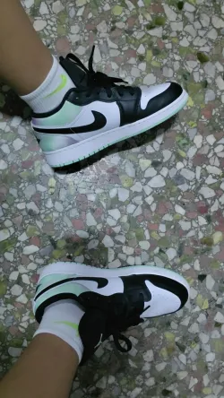 XH Air Jordan 1 Low SE Tie Dye review Levi