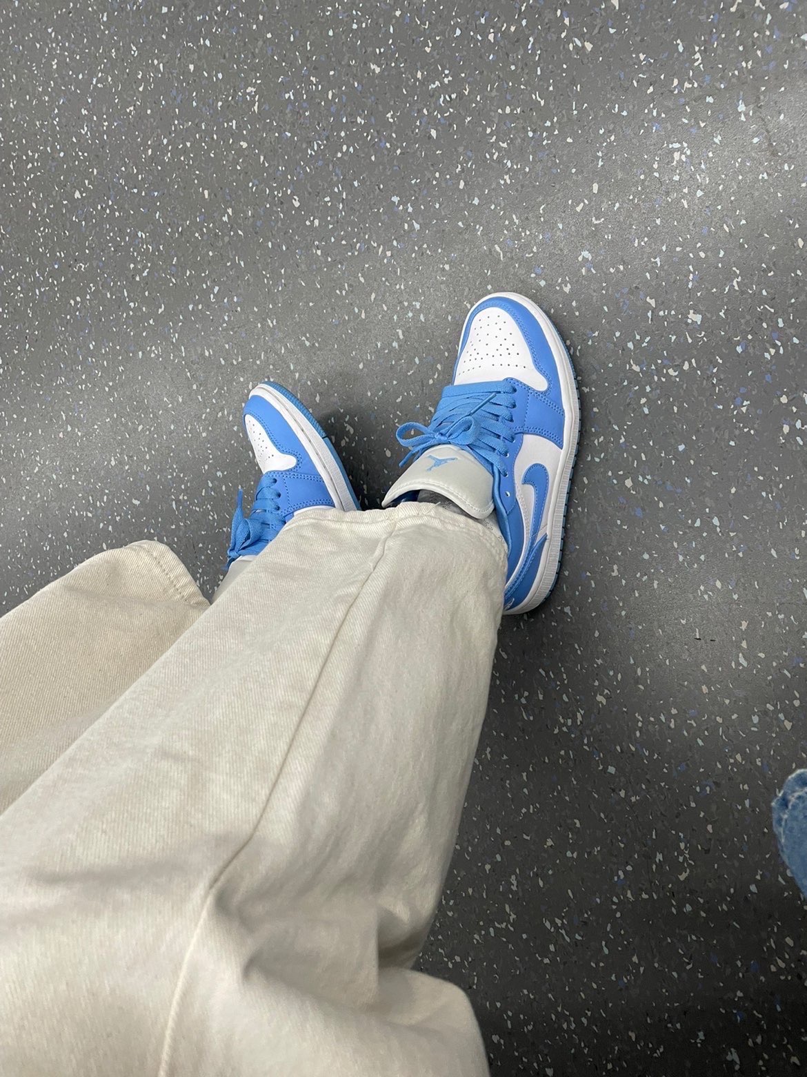 XH Air Jordan 1 Low UNC review Ruby 01