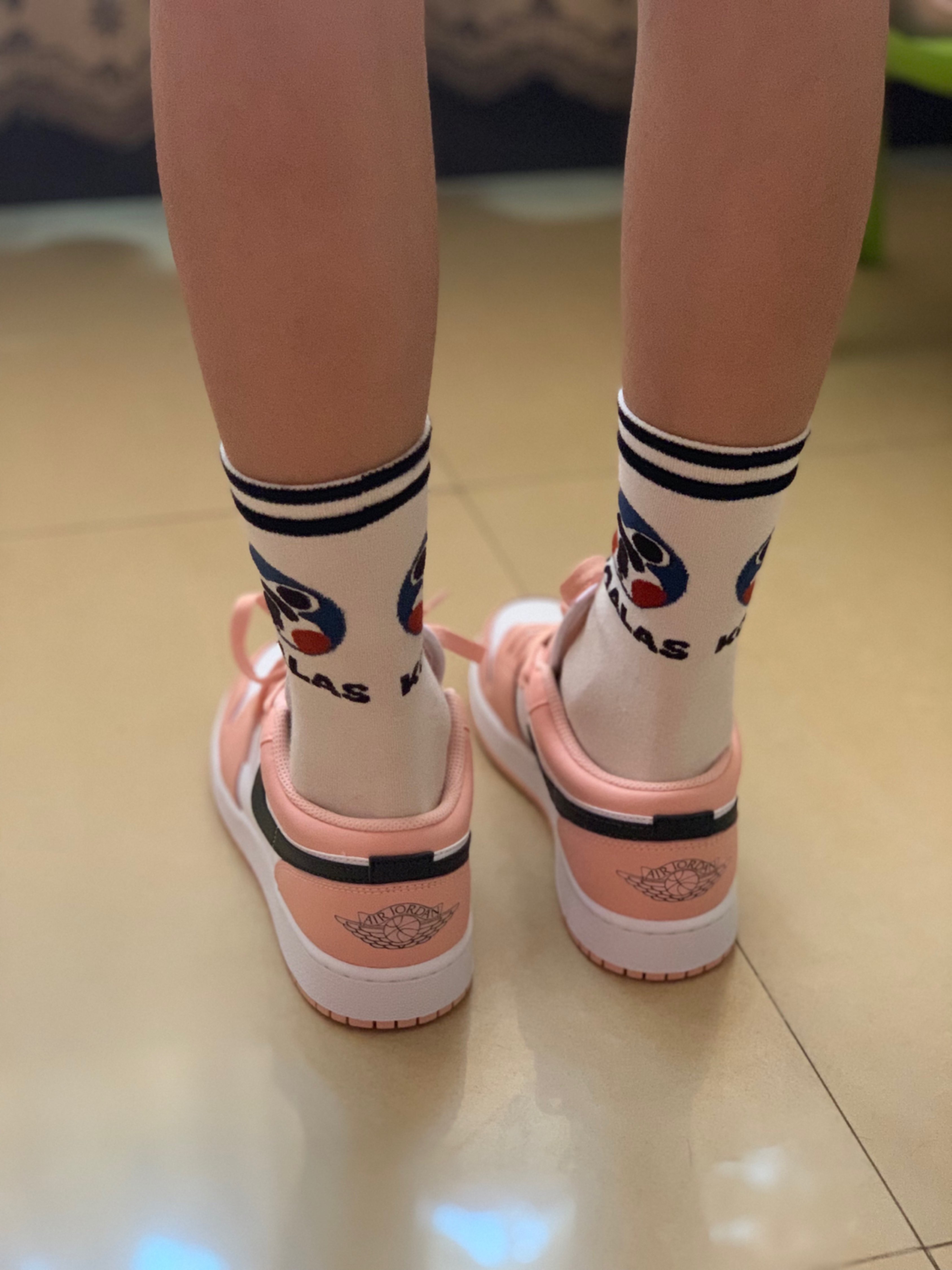 XH Air Jordan 1 Low Arctic Powder review Molly 01