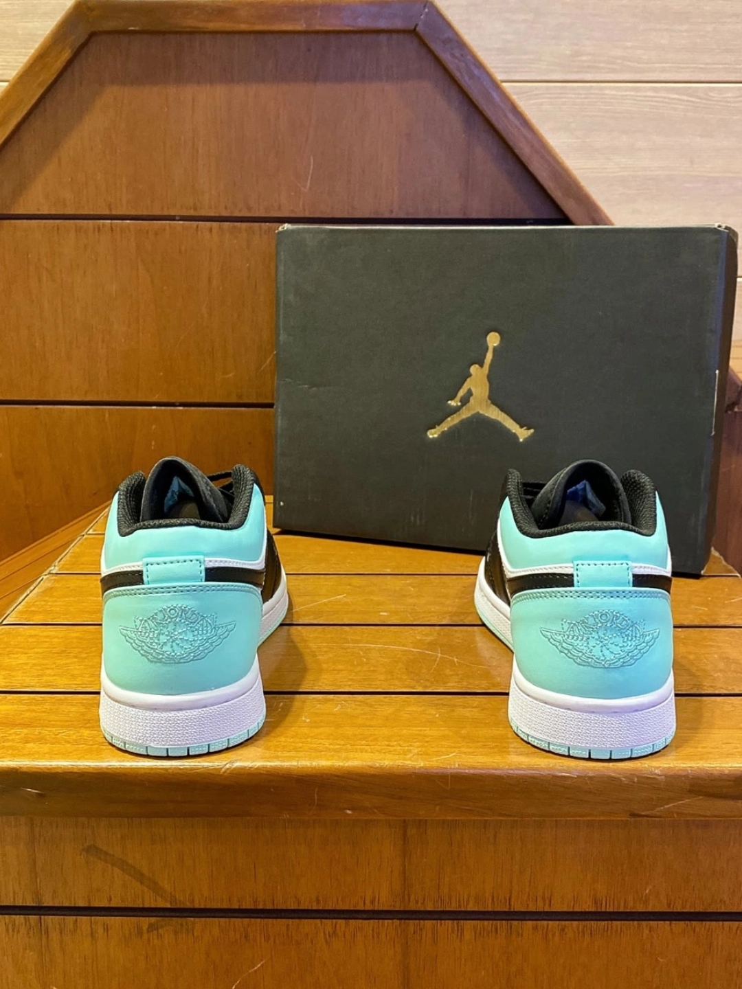 XH Air Jordan 1 Low Mint Green review Liam 01