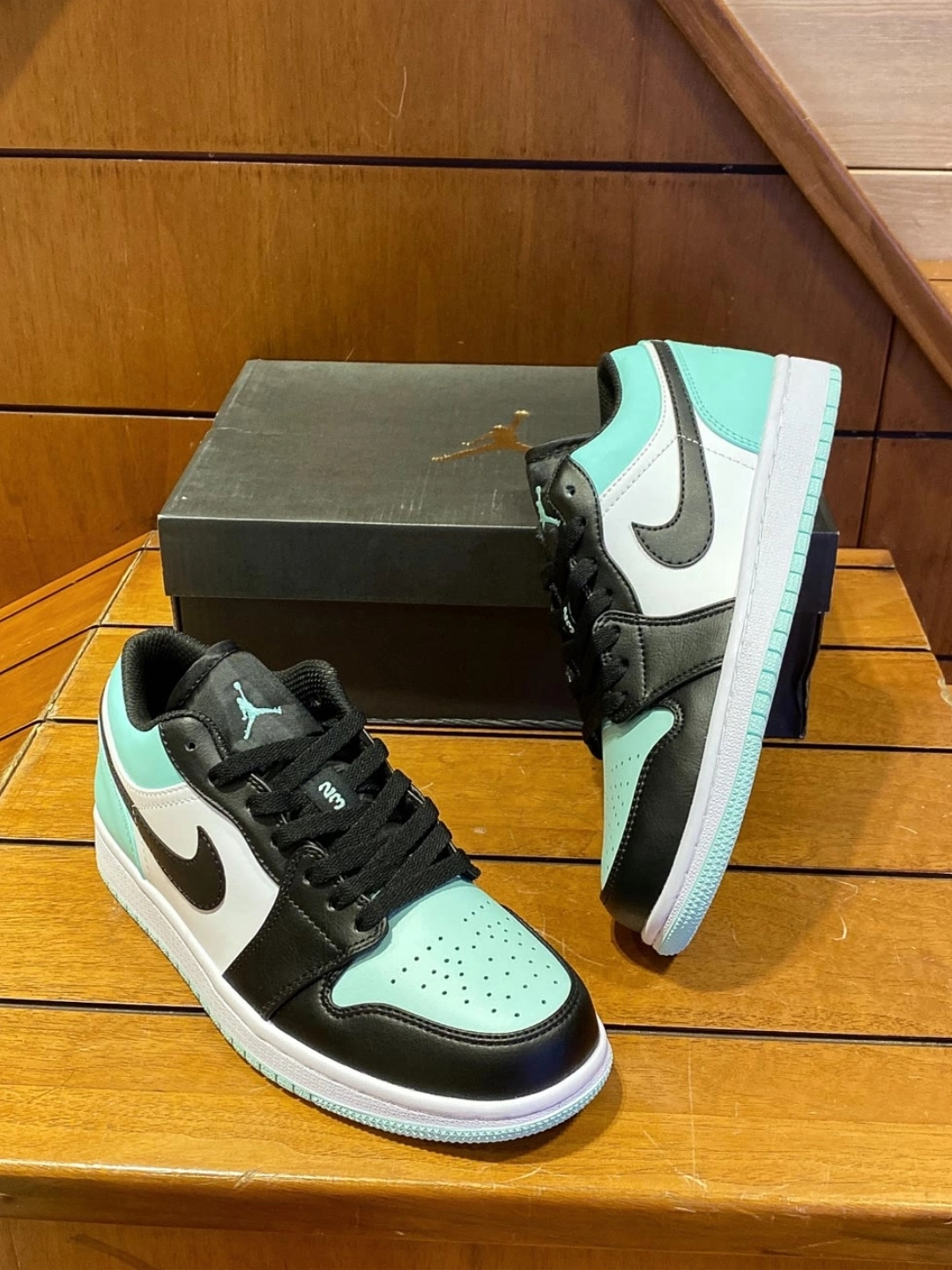 XH Air Jordan 1 Low Mint Green review Liam 02