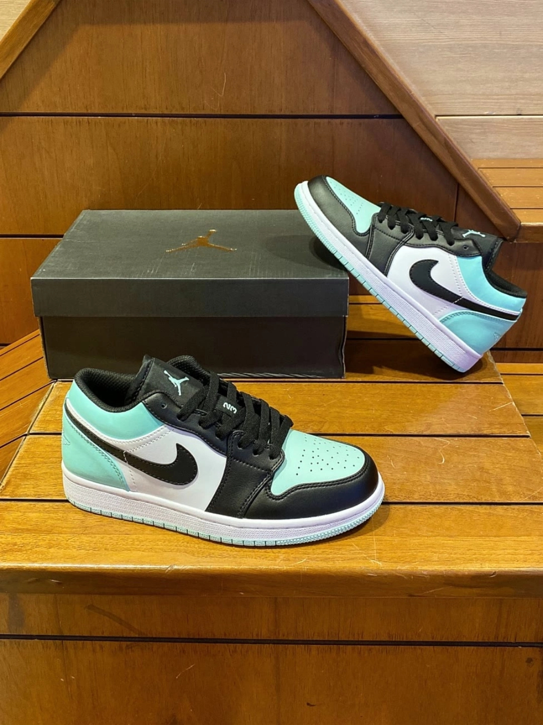 XH Air Jordan 1 Low Mint Green review Liam 03