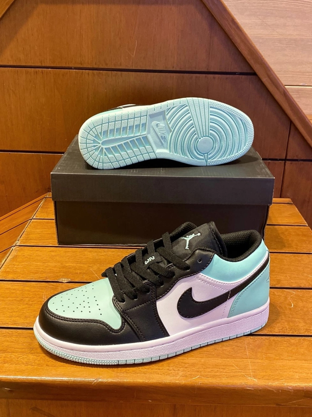 XH Air Jordan 1 Low Mint Green review Liam 04