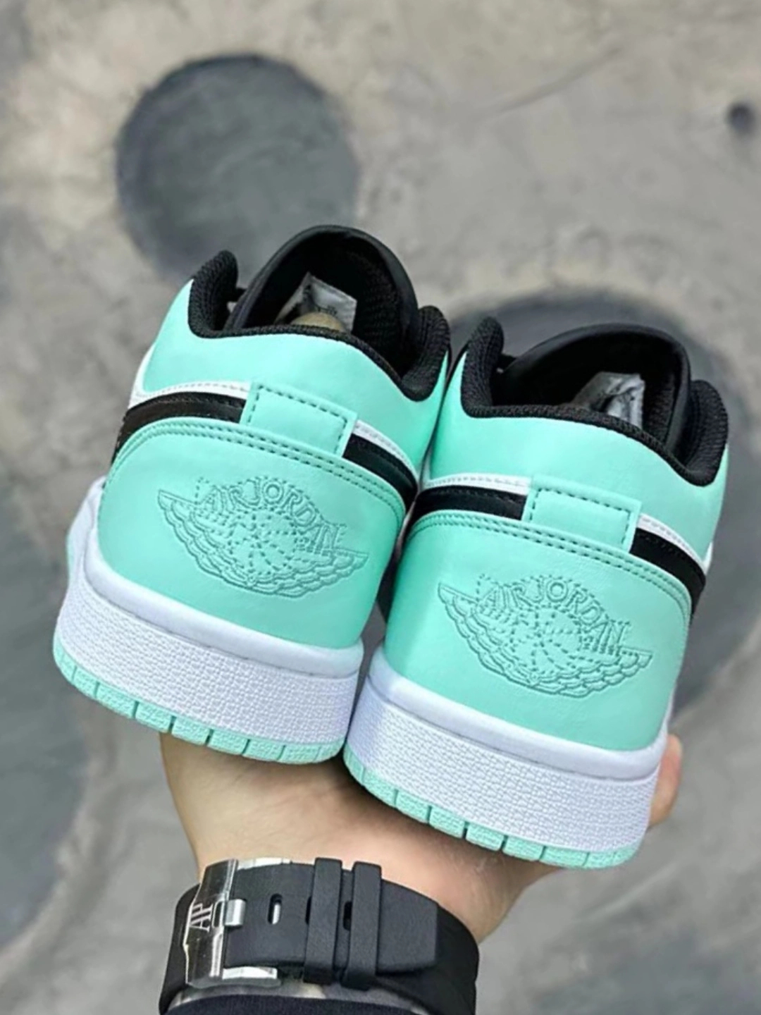 XH Air Jordan 1 Low Mint Green review Olivia 04