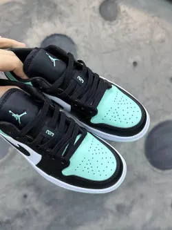 XH Air Jordan 1 Low Mint Green review Olivia 05
