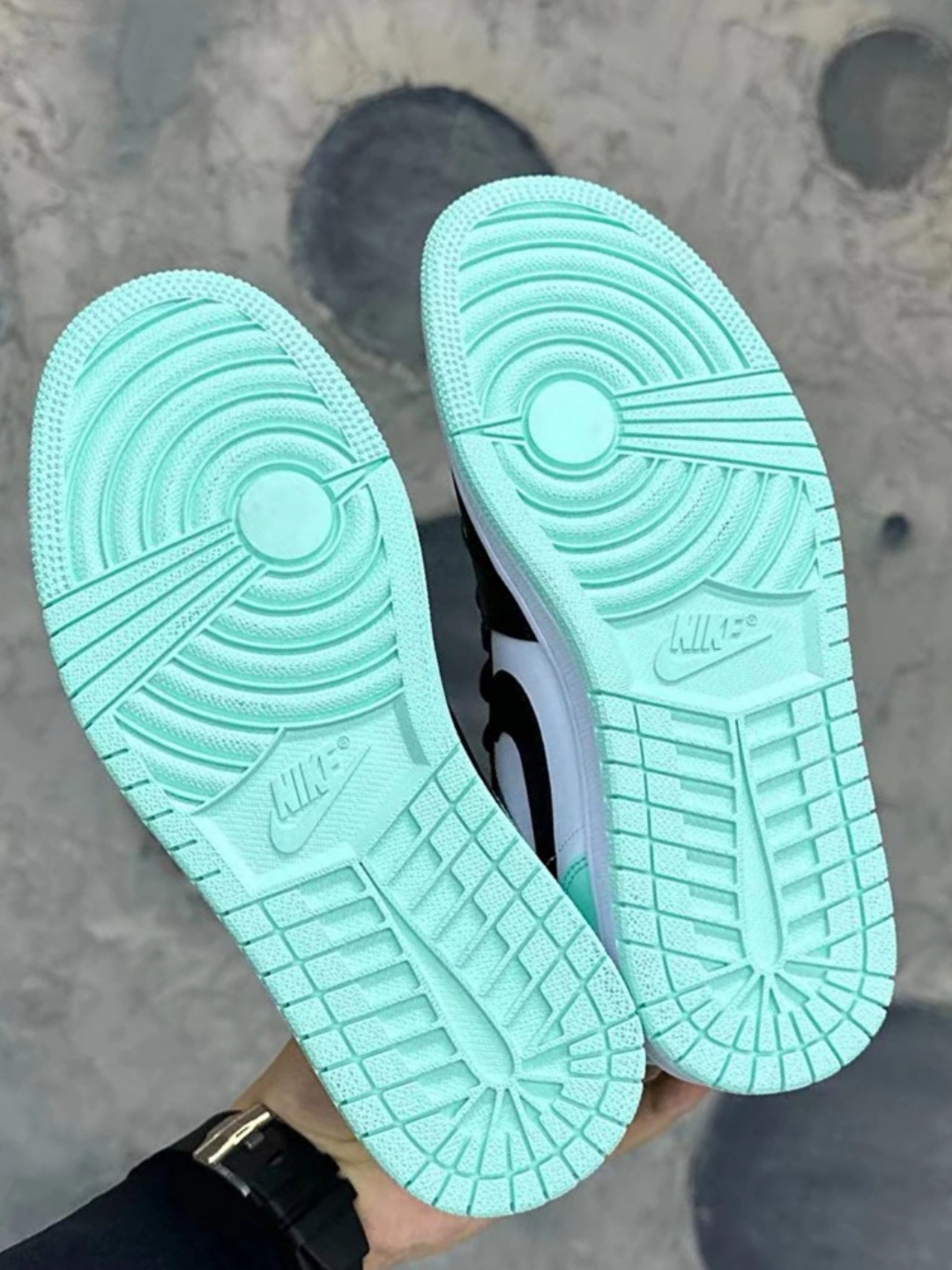 XH Air Jordan 1 Low Mint Green review Olivia 06