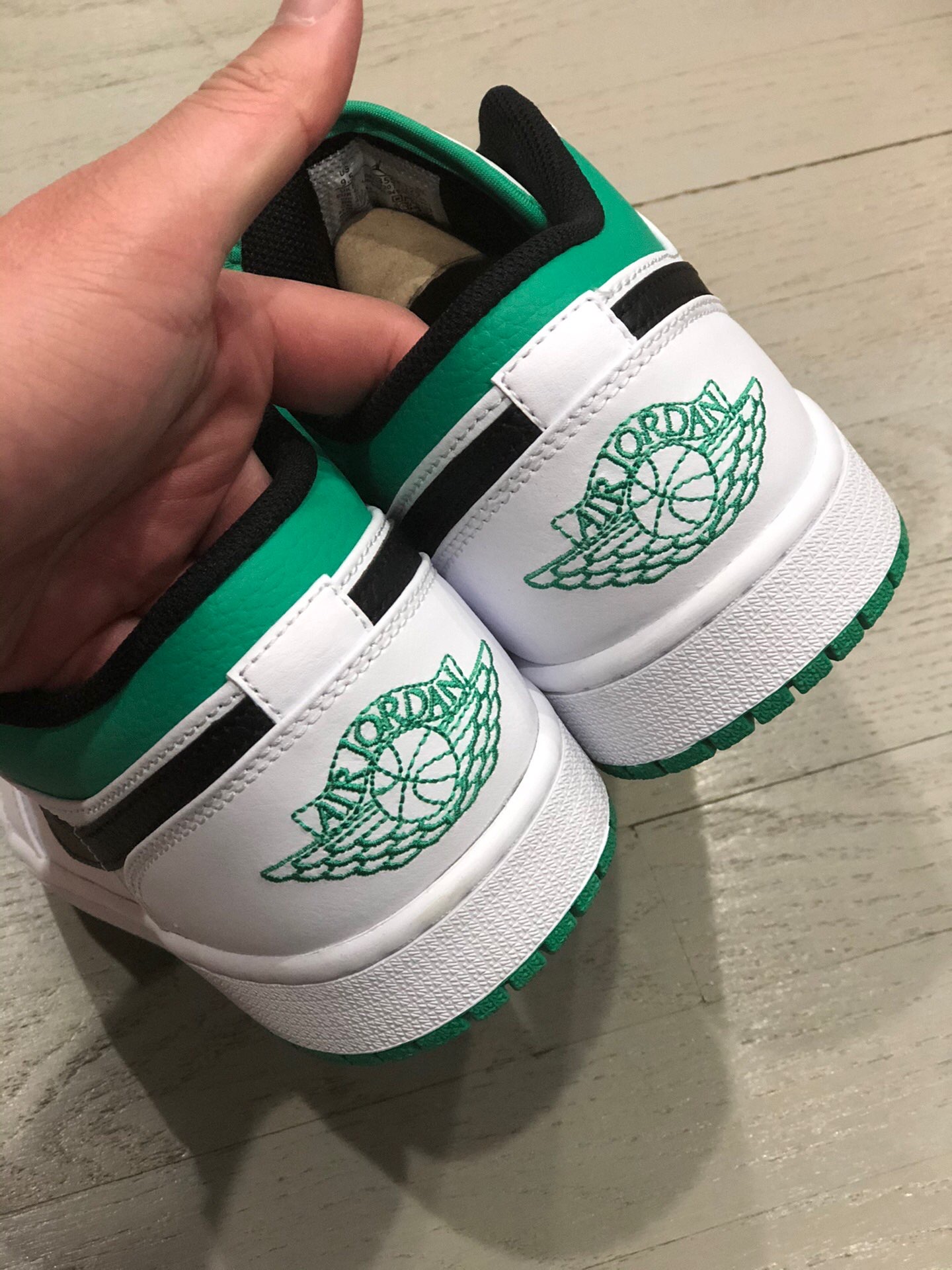 XH Travis Scott x Air Jordan 1 Low White Green review Mason 02