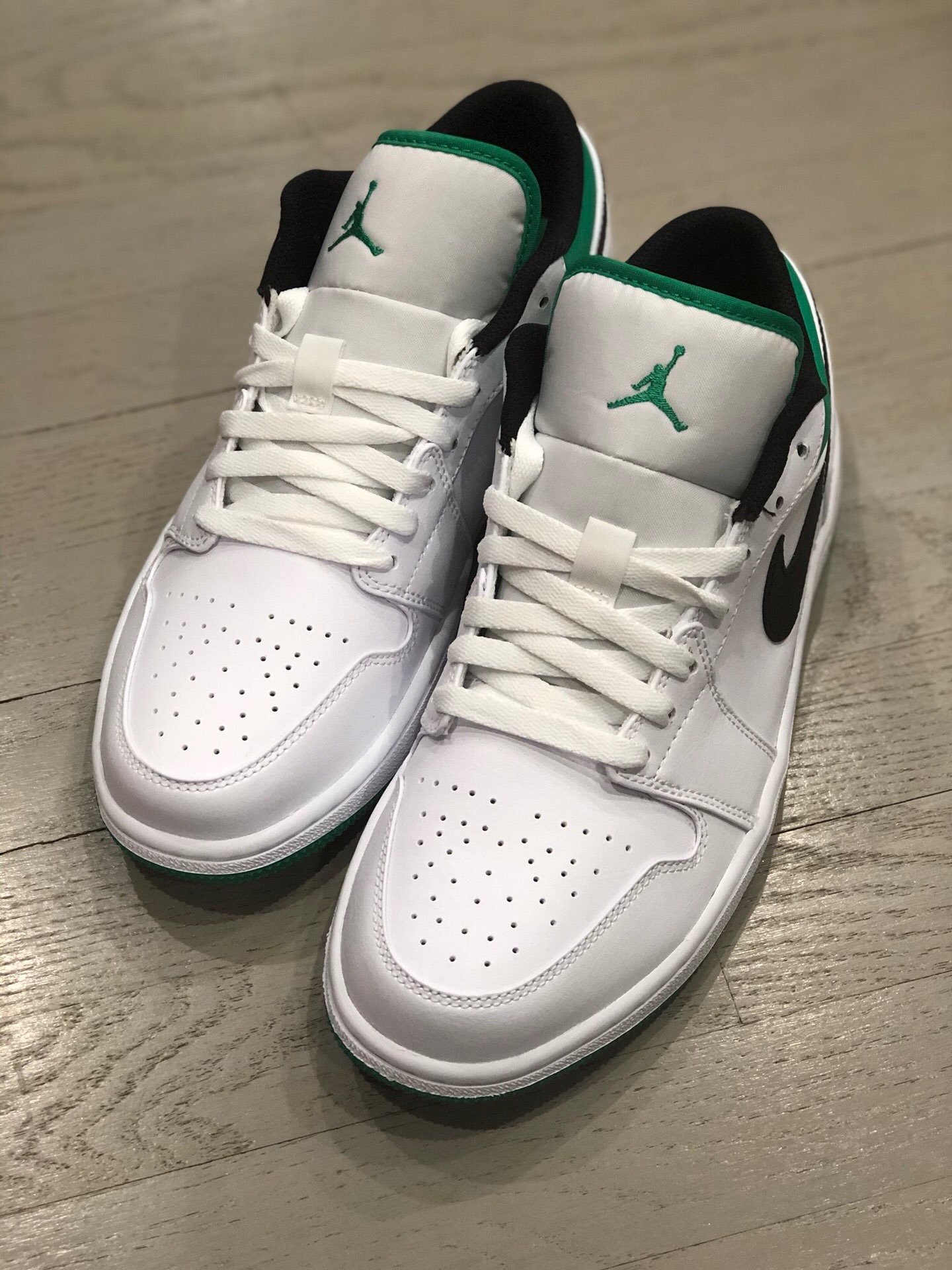 XH Travis Scott x Air Jordan 1 Low White Green review Mason 03