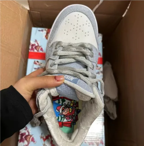 SX Sean Cliver x Nike SB Dunk Low review 