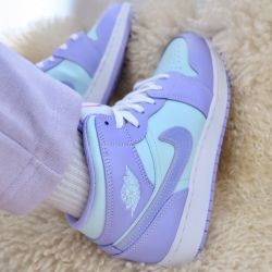 MID Air Jordan 1 Mid Purple Pulse review Julia