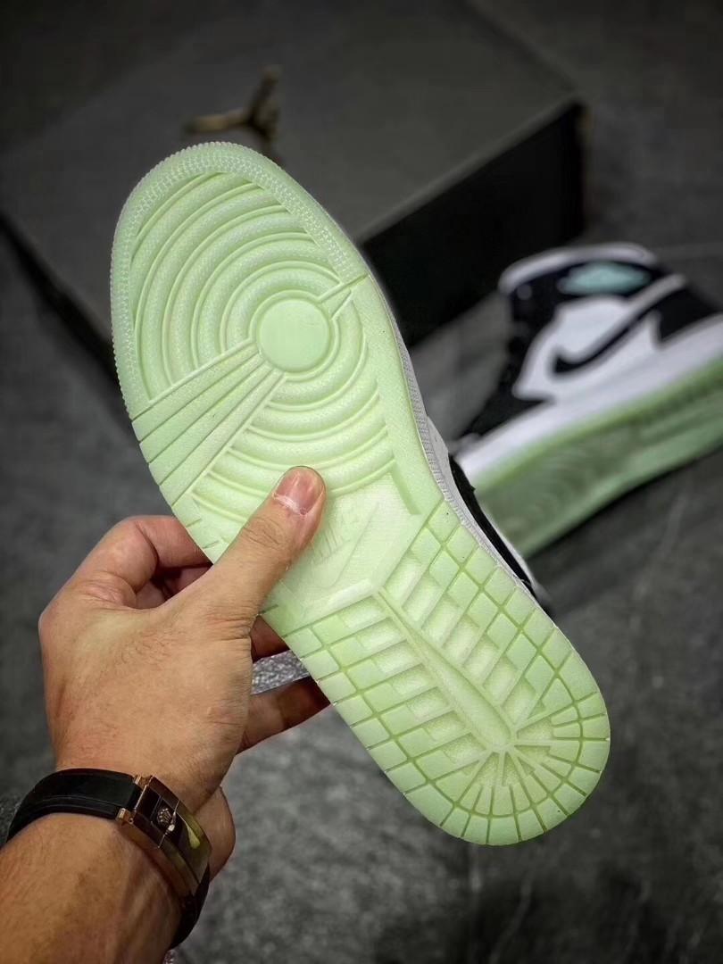 MID Air Jordan 1 Mid GS White Black Teal Tint review Bruce 02