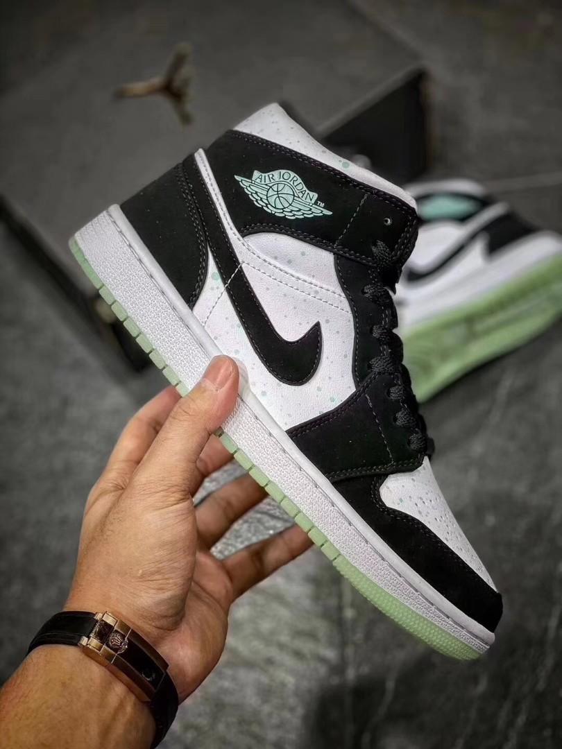 MID Air Jordan 1 Mid GS White Black Teal Tint review Bruce 03