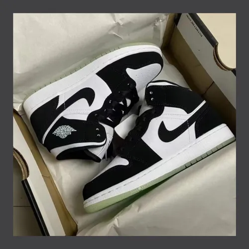 MID Air Jordan 1 Mid GS White Black Teal Tint review 