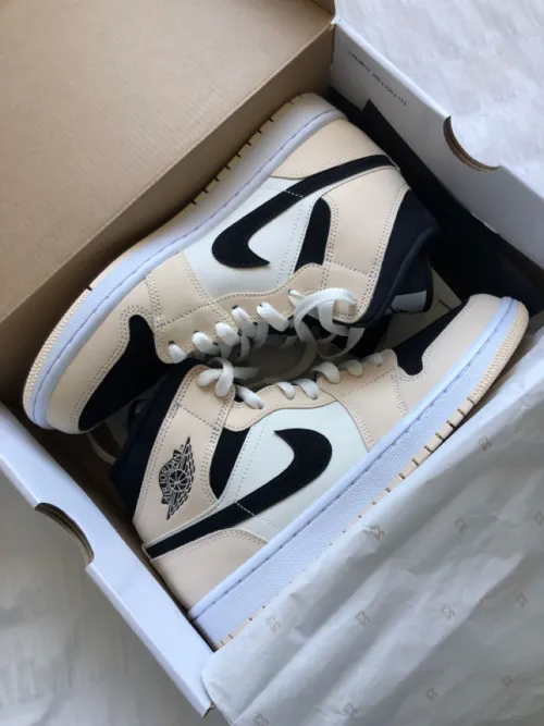 MID Air Jordan 1 Mid Barely Orange review 