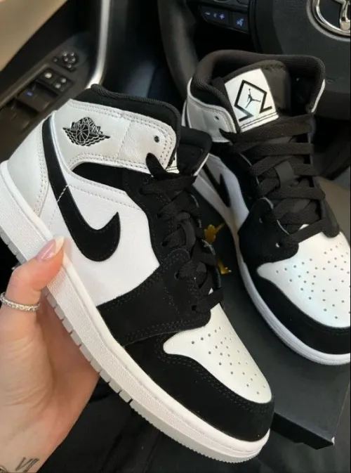 MID Air Jordan 1 Mid Diamond Shorts review 
