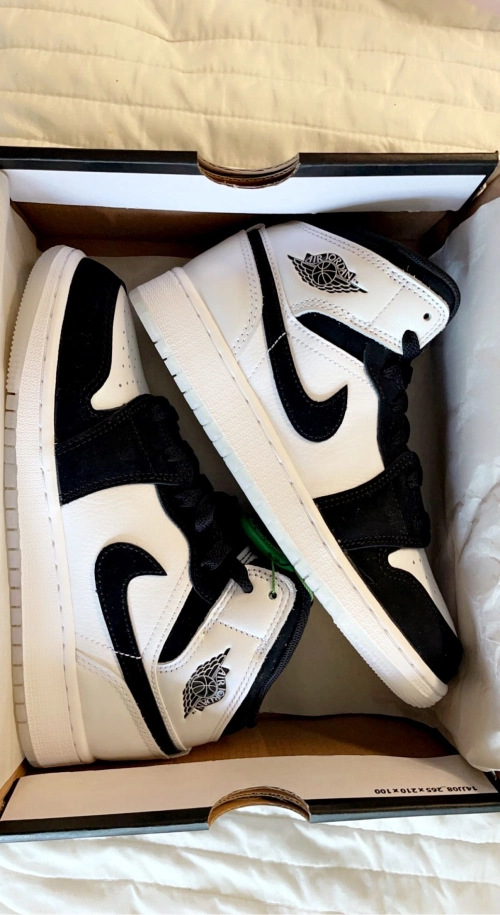 MID Air Jordan 1 Mid Diamond Shorts review 