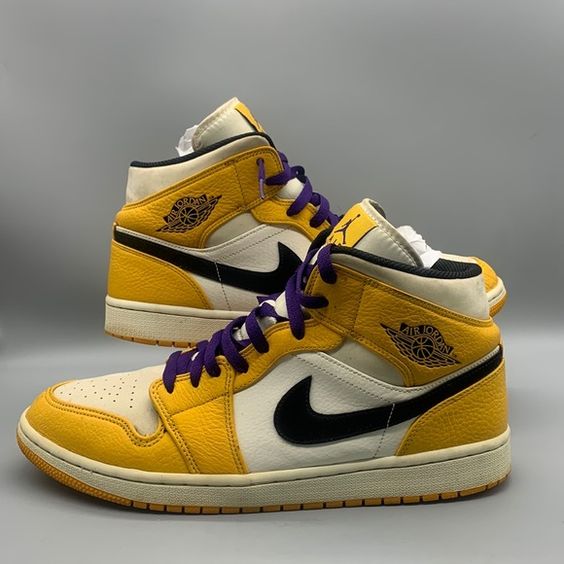MID Air Jordan 1 Mid SE Lakers review Luis