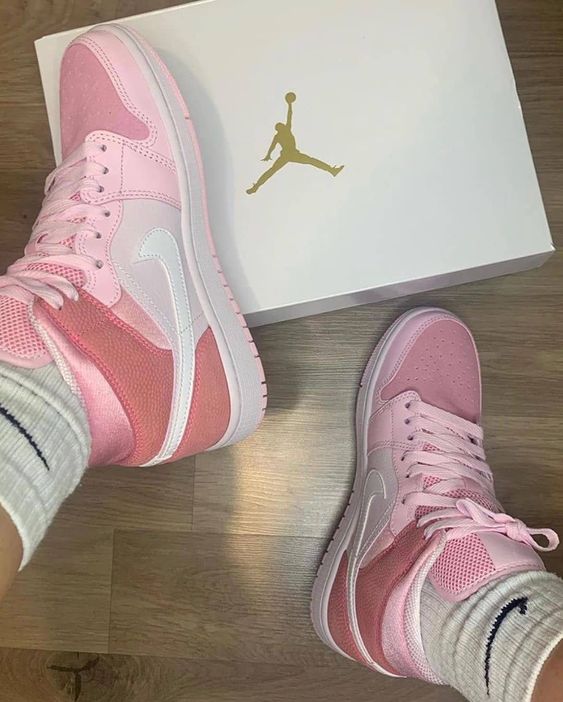 MID Air Jordan 1 Mid Digital Pink review Harry