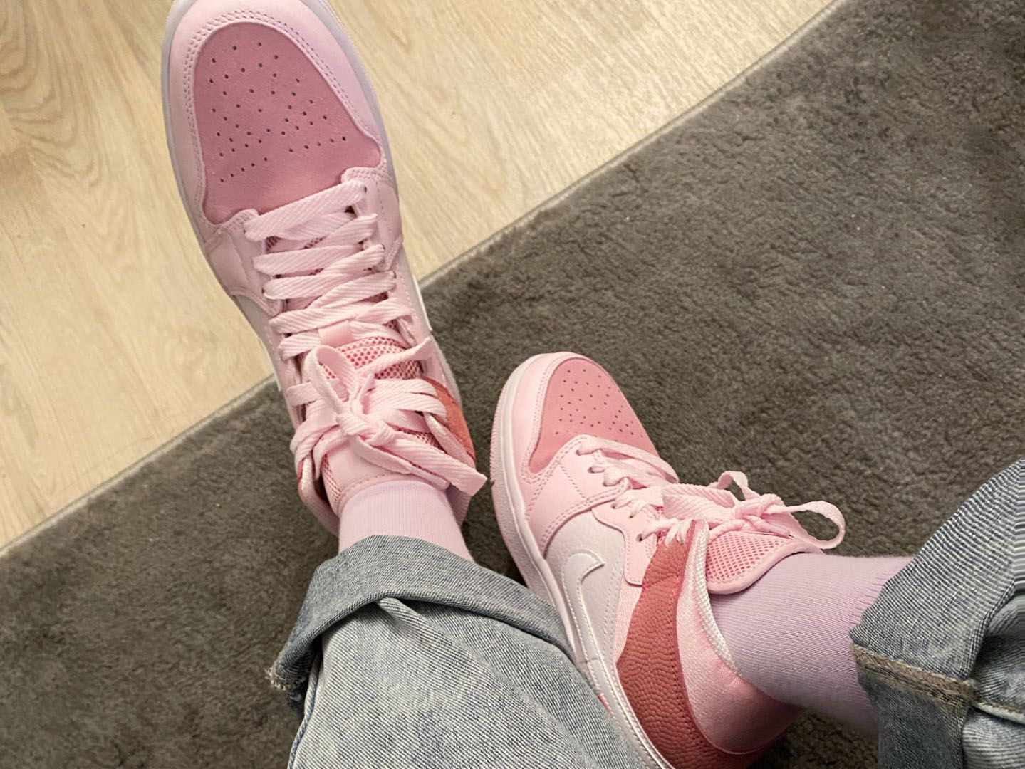 MID Air Jordan 1 Mid Digital Pink review Vanessa 02