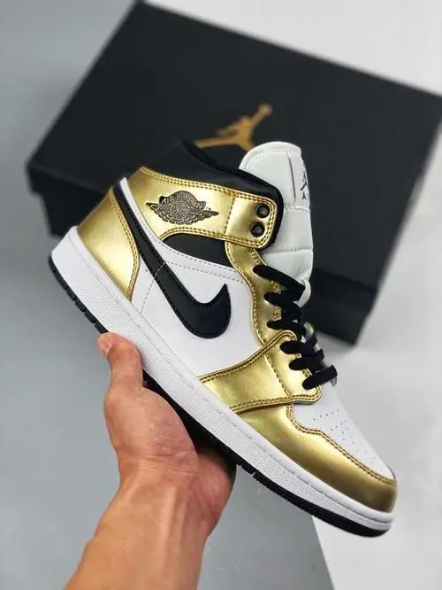 MID Air Jordan 1 Mid SE GS Metallic Gold review 