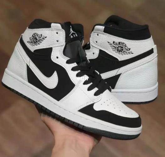 MID Air Jordan 1 Mid Tuxedo review Zoe