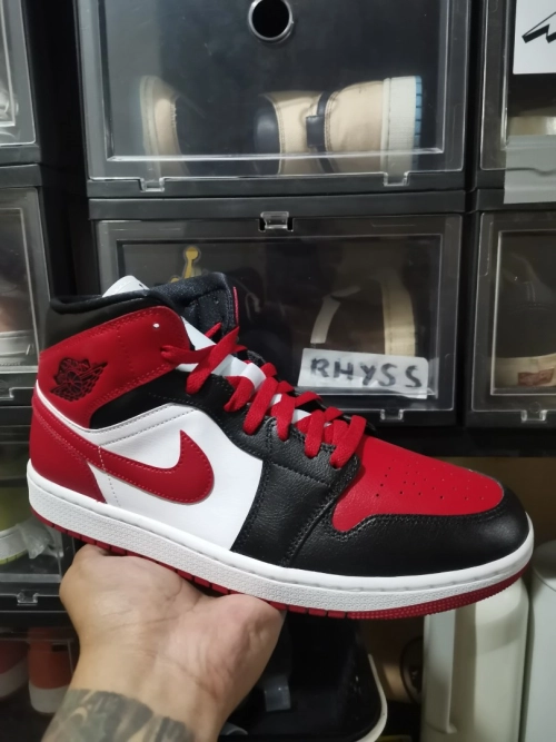 MID Air Jordan 1 Mid New Chicago review 