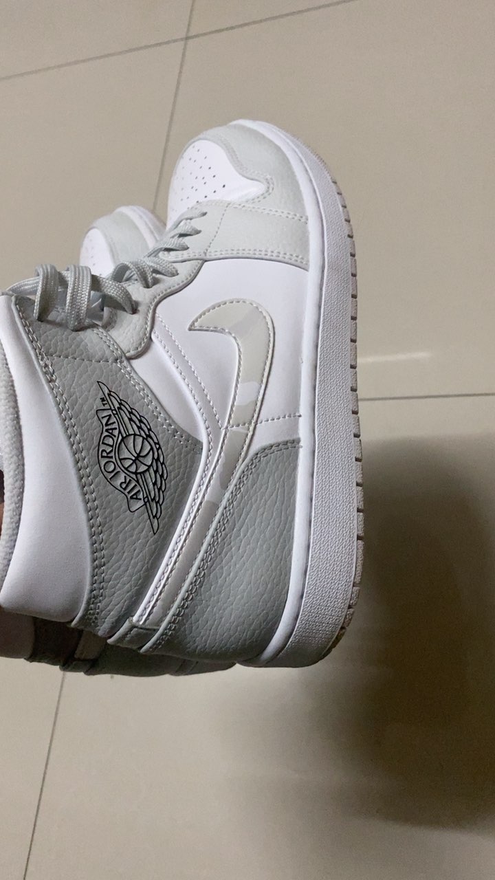 MID Air Jordan 1 Mid Grey Camo review Eli 01